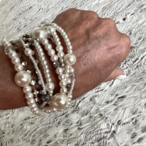 Hand-Made Pearl And Rhinestone Multi-Strand Braclet